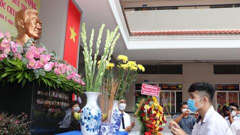 Khánh thành tượng chân dung Luật sư Nguyễn Hữu Thọ trong trường học
