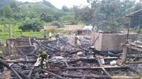 Hà Giang: Kinh hoàng cháu dùng dao truy sát chú thím, đốt nhà rồi tự sát