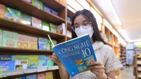 Sử dụng ngân sách nhà nước mua sách giáo khoa phổ thông cho học sinh mượn sử dụng