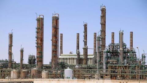 Ngân hàng thế giới cảnh báo cú sốc năng lượng, giá dầu thế giới quay đầu thủng mốc 90 USD/thùng