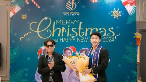 Chàng trai Hà thành Hoàng Tùng thi Nam vương Hòa bình Quốc tế