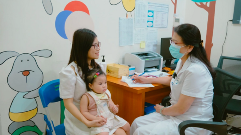 Bác sĩ chỉ ra điểm khác nhau giữa sốt xuất huyết và sốt virus thông thường