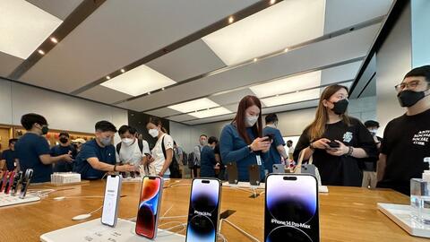 Doanh số iPhone giảm 30%, ‘cơn đau đầu’ của Apple ở Trung Quốc thêm tồi tệ