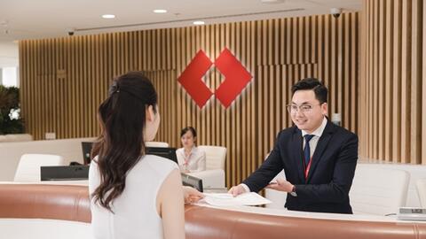 Vì sao lãnh đạo Techcombank đề xuất trả cổ tức tiền mặt trong nhiều năm?