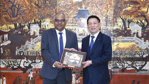 Bộ trưởng Tài chính làm việc với Giám đốc ADB tại Việt Nam về vốn ODA