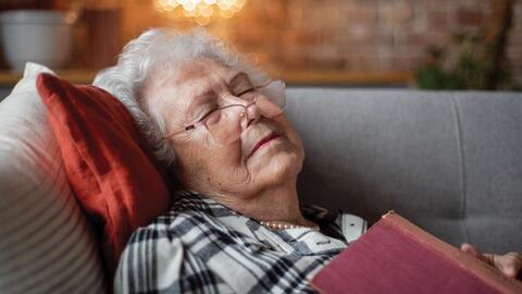 Ngủ trưa theo 4 kiểu này chẳng đỡ mệt còn làm giảm tuổi thọ, “rước” cả tiểu đường, bệnh tim: Dân văn phòng, người cao tuổi dễ mắc