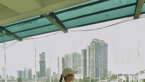 Phong cách năng động, trẻ trung của Hoa hậu Thu Hoài