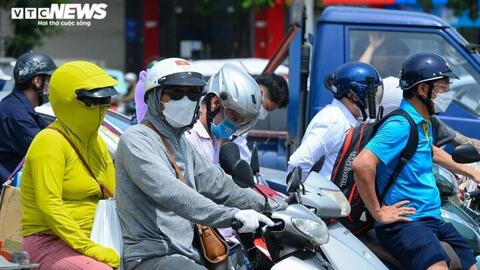 Bộ Y tế khuyến cáo người dân hạn chế ra ngoài ngày nắng nóng