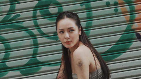 Ca sĩ Phương Linh ở tuổi 40: Trẻ trung, sành điệu không kém em gái Phương Ly nhờ 4 món thời trang