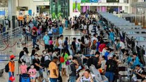 Giá vé máy bay tăng sốc: Du lịch nội địa đắt gần bằng tour nước ngoài