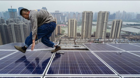 Lãi hơn gửi tiền ngân hàng, người dân Trung Quốc kiếm thêm hơn 250 triệu đồng/năm nhờ khoản đầu tư có 1-0-2, ví như ‘trồng tiền trên mái nhà’