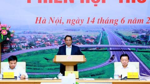 Thủ tướng: Thi đua hoàn thành 3.000 km đường cao tốc trong năm nay