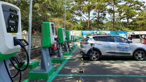Kiến nghị xây trạm sạc xe điện trên cao tốc