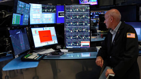 Thị trường đỏ lửa, nhà đầu tư hoảng loạn, quan chức Fed lên tiếng trấn an