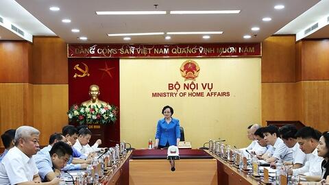 Bộ Nội vụ đề xuất 7 trường hợp tạm đình chỉ công tác với công chức