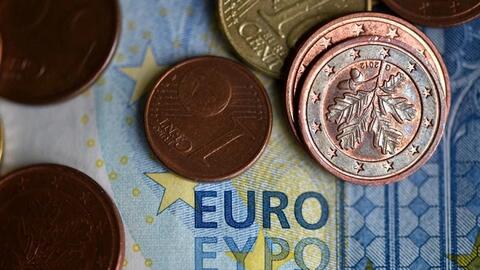 "Bóng ma" lạm phát thấp trở lại Eurozone, ECB có thể phải xem xét giảm lãi suất