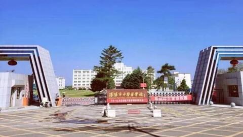 Nữ sinh nhận được giấy báo nhập học đại học, đến lúc làm thủ tục ngỡ ngàng khi nhà trường tuyên bố: "Em chưa từng đỗ vào đây"