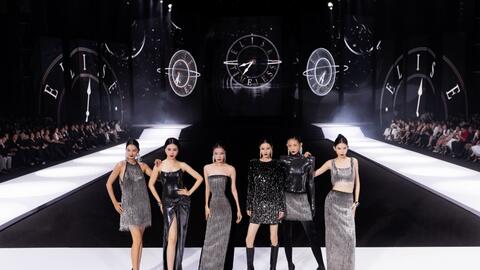 Thanh Hằng khoe nhan sắc rực rỡ với đầm đính 1.000 bông hoa