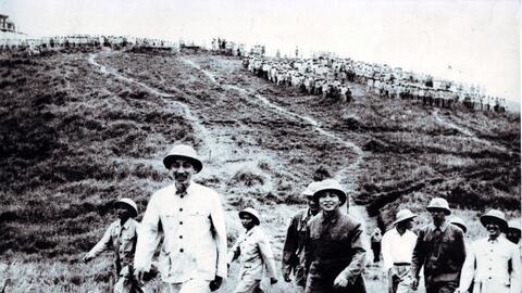 Truyền thống gắn bó máu thịt giữa Quân đội với Nhân dân Việt Nam