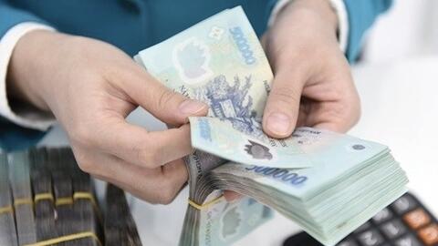 “Đại gia” Nhà nước khuyến khích 20.000 nhân viên di chuyển bằng xe VinFast: Lợi nhuận đột biến, tiền mặt hơn vạn tỷ