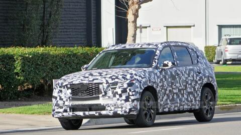 Mazda CX-5 2026 lộ diện rõ nét: Cụm đèn mảnh khác hẳn đời cũ, mâm mới, có thể dùng động cơ tiết kiệm hơn cạnh tranh CR-V