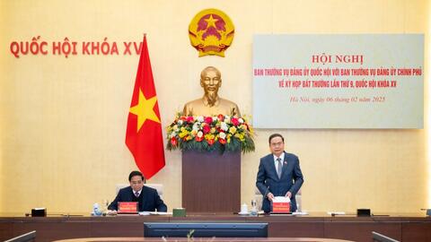 Đổi mới tư duy, tập trung cao độ cho phát triển đất nước