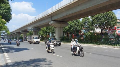 Hà Nội ngày nắng, chiều tối có lúc có mưa rào, dông