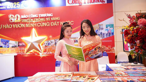 Đặc sắc gian trưng bày của Báo Công Thương tại Hội Báo toàn quốc 2025