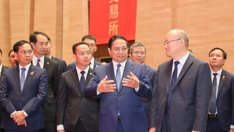 Thủ tướng đề nghị SSE hợp tác chặt chẽ với sàn chứng khoán Việt Nam