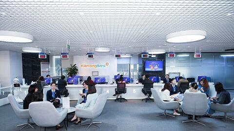 KienlongBank bứt phá ở hàng loạt chỉ tiêu chiến lược, lợi nhuận xô đổ kỷ lục 30 năm, cổ phiếu dẫn sóng thị trường