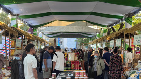 Sản phẩm OCOP, ‘điểm chạm văn hóa’ trong du lịch nông thôn