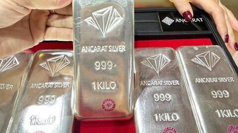 Giá bạc hôm nay 26/12/2025: Đồng loạt giảm