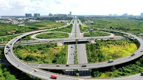 Bài 1: “Mở khóa” thể chế, điều hành quyết liệt, đầu tư công bật đà tăng trưởng