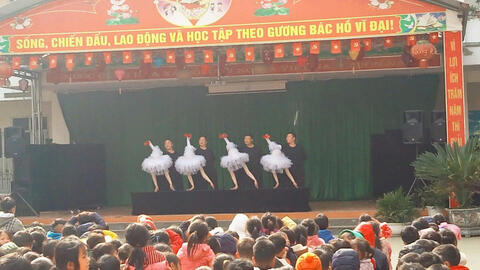 Học sinh vùng cao hào hứng thưởng thức nghệ thuật múa rối truyền thống