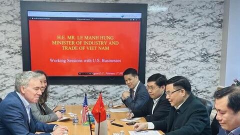 Quyền Bộ trưởng Bộ Công Thương Lê Mạnh Hùng làm việc với Tổng Giám đốc điều hành AES