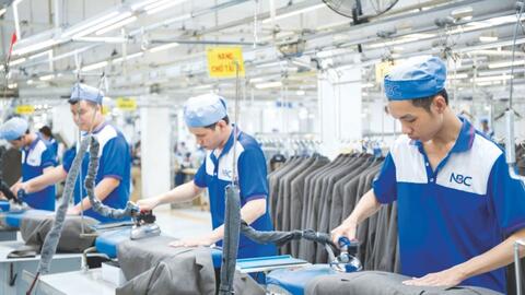 Hoàn thiện thể chế, tạo đà cho mục tiêu tăng trưởng 2 con số