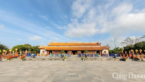 Thành phố Huế: Đặc sắc tái hiện lễ thiết triều Nguyên đán thời Nguyễn