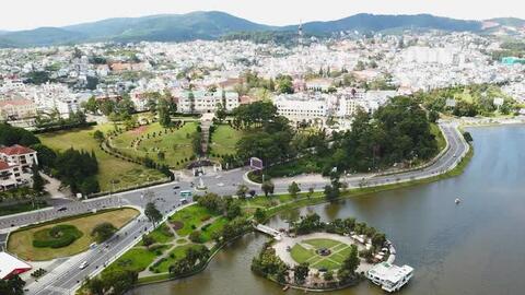 Lâm Đồng: Khu vực dịch vụ đóng vai trò dẫn dắt tăng trưởng kinh tế quý I