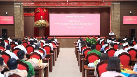 Hà Nội công bố quyết định nhân sự tại nhiều cơ quan, địa phương