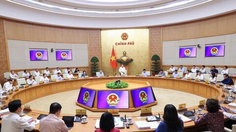 Nhiều chính sách lớn được Chính phủ ban hành, tác động trực tiếp đến người dân và doanh nghiệp