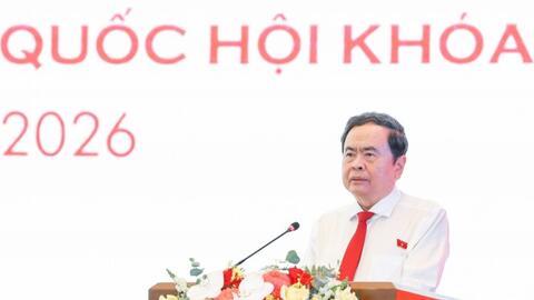 Chủ tịch Quốc hội: Không thể giám sát vấn đề mới bằng tư duy, phương thức, công cụ cũ