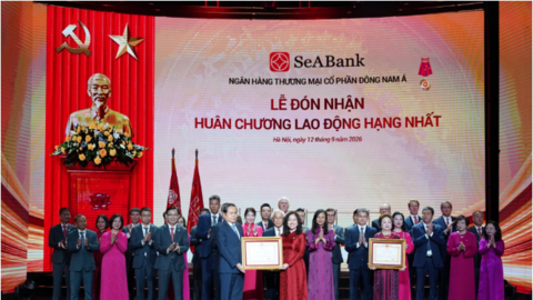 SeABank đón nhận Huân chương Lao động hạng Nhất và Bằng khen của Bộ Công an