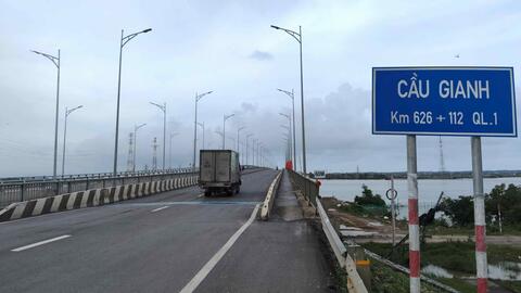 Cầu Gianh phân luồng hơn 1 tháng để sửa chữa