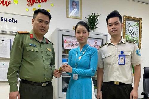 Đà Nẵng: Trao trả nhẫn kim cương giá trị lớn cho khách đi máy bay