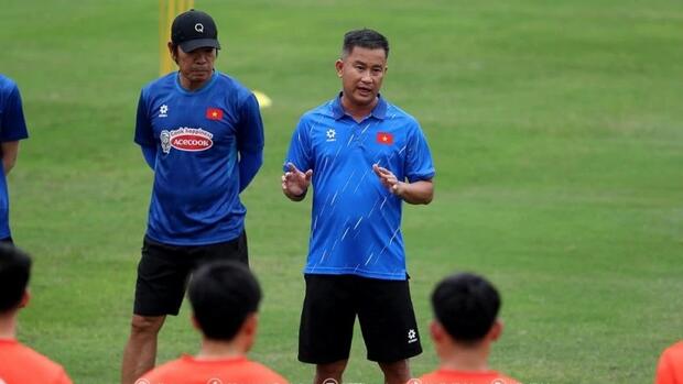 HLV Đinh Hồng Vinh: ‘U22 Việt Nam xứng đáng thắng Trung Quốc’