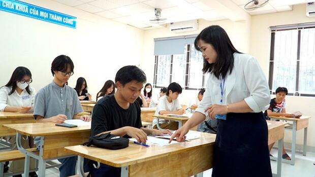 Phụ cấp lưu động: Tiếp sức thầy cô dạy liên trường, điểm lẻ