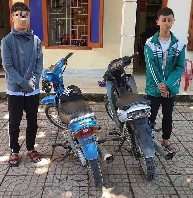 Nhóm nam sinh tập trung bốc đầu, đua xe làm loạn phố núi - Ảnh 3. Nhóm nam sinh tập trung bốc đầu, đua xe làm loạn phố núi - Ảnh 3.