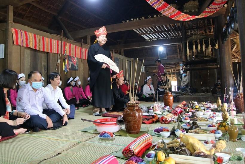 Có một nghi lễ phải phục hưng bằng được nếu muốn bảo tồn di sản xứ Mường  ảnh 1