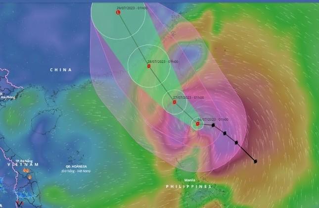 Siêu bão Doksuri vào Biển Đông trong đêm nay - Ảnh 1.