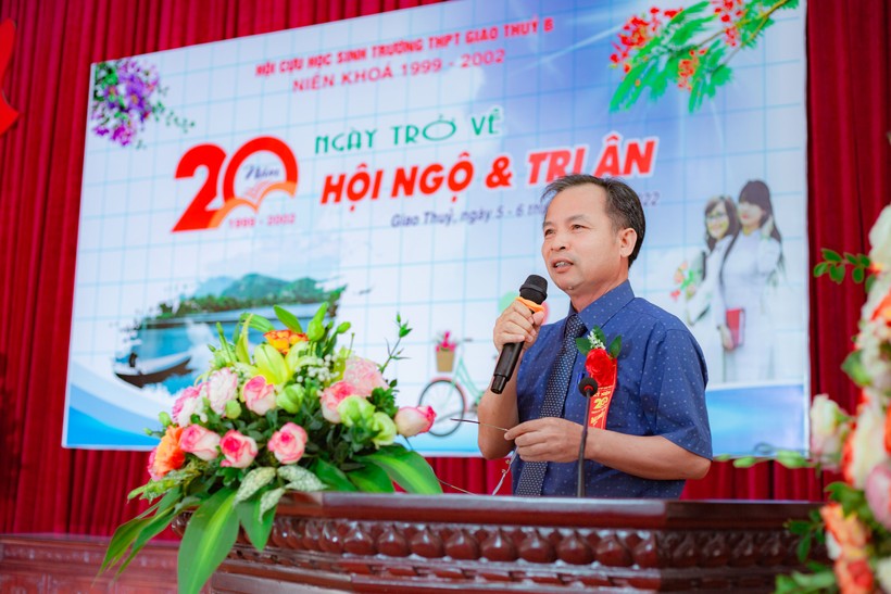 Nhà giáo Lưu Thanh Thích, Bí thư Chi bộ, Hiệu trưởng Nhà trường ảnh 1